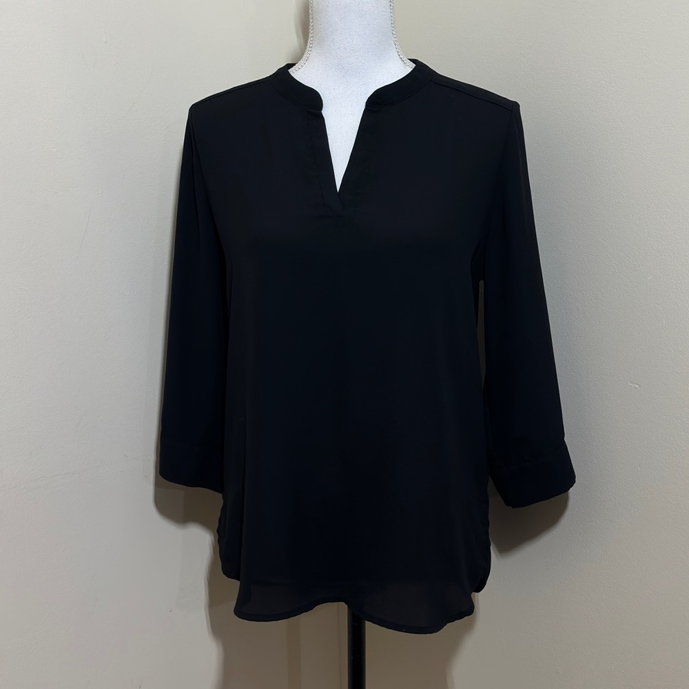 Sweet Rain || Woman’s pullover Blouse size Medium